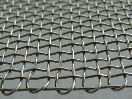 <a href=http://www.sc-jszy.com target='_blank'>軋花網</a>在石油鉆井平臺防護的應用案例